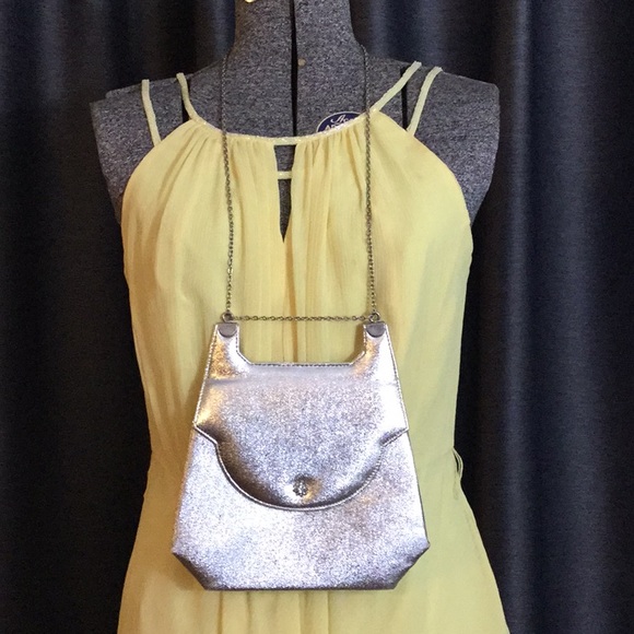 Beautiful, Versatile Silver Evening Bag - Picture 3 of 6